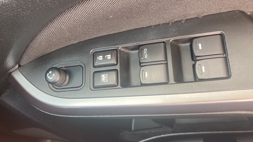 Suzuki Vitara 1.4 Boosterjet 48V Hybrid SZ-T 5dr Petrol Estate - Image 26