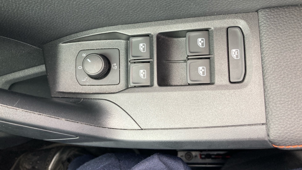 SEAT Ibiza 1.0 TSI 110 FR Sport 5dr DSG Petrol Hatchback - Image 28