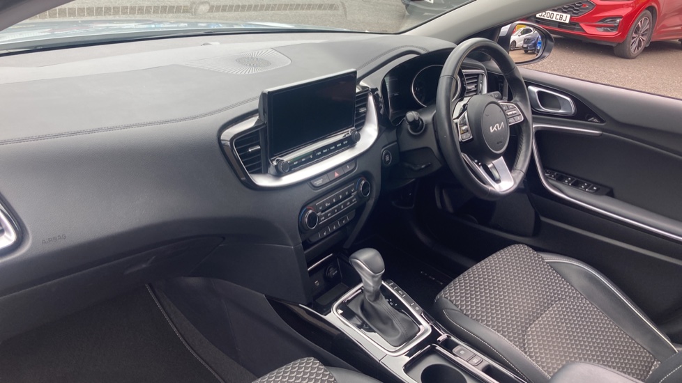 Kia Xceed 1.5T GDi ISG 138 3 5dr DCT Petrol Hatchback - Image 9