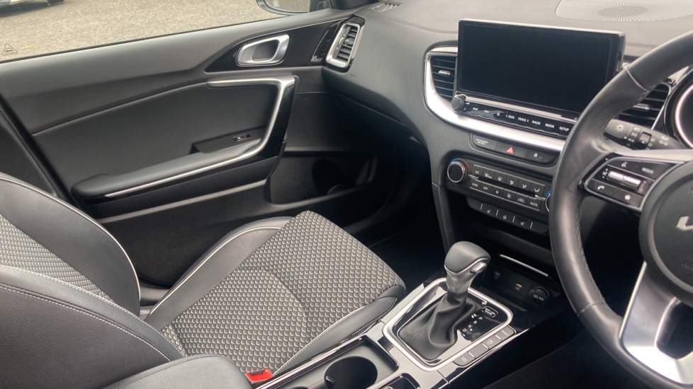 Kia Xceed 1.5T GDi ISG 138 3 5dr DCT Petrol Hatchback - Image 14
