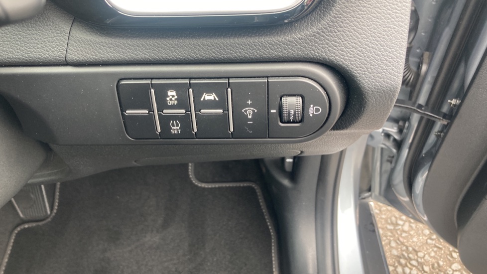 Kia Xceed 1.5T GDi ISG 138 3 5dr DCT Petrol Hatchback - Image 31