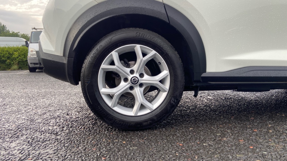 Nissan Juke 1.0 DiG-T 114 N-Connecta 5dr Petrol Hatchback - Image 7