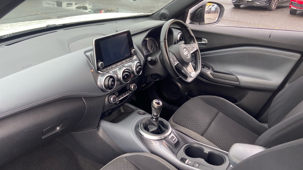 Nissan Juke 1.0 DiG-T 114 N-Connecta 5dr Petrol Hatchback - Image 9