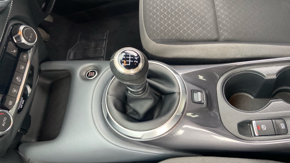 Nissan Juke 1.0 DiG-T 114 N-Connecta 5dr Petrol Hatchback - Image 13