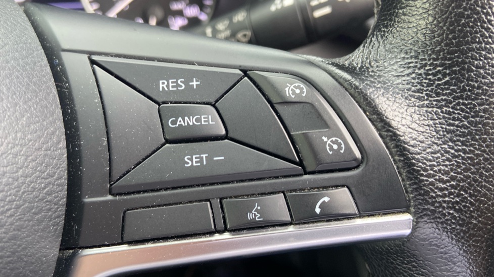 Nissan Juke 1.0 DiG-T 114 N-Connecta 5dr Petrol Hatchback - Image 23