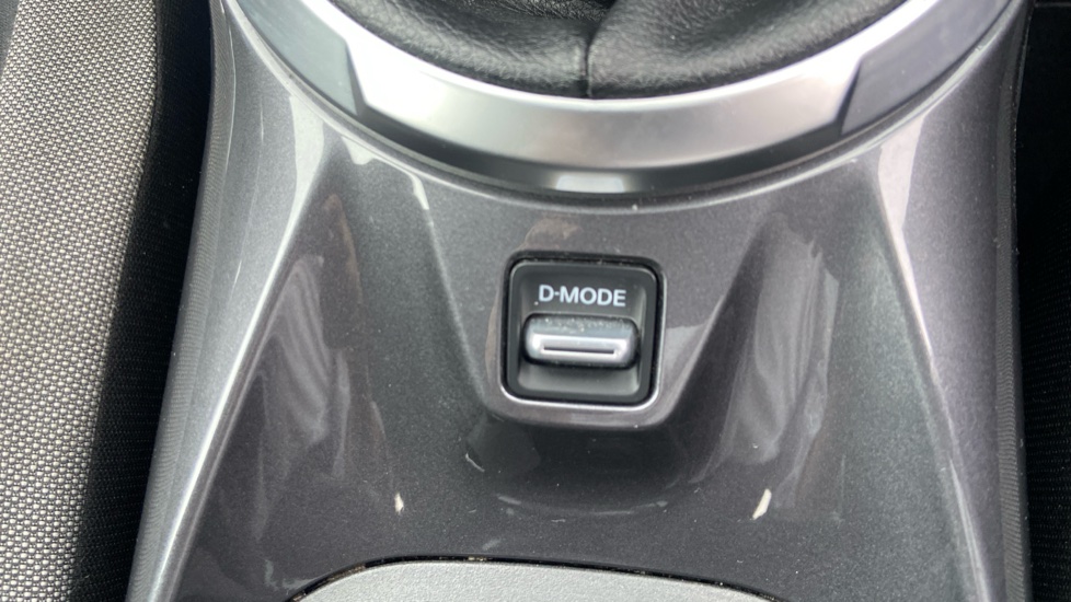Nissan Juke 1.0 DiG-T 114 N-Connecta 5dr Petrol Hatchback - Image 35