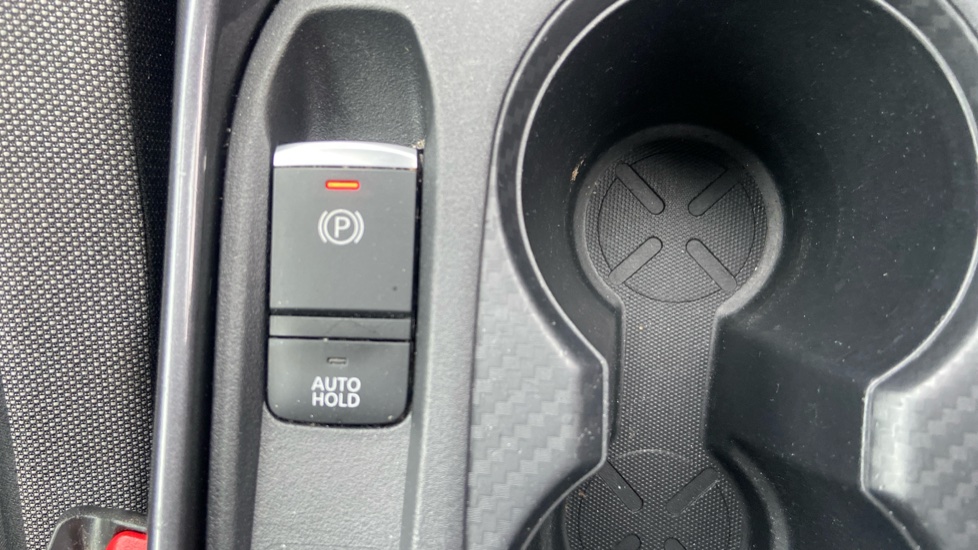 Nissan Juke 1.0 DiG-T 114 N-Connecta 5dr Petrol Hatchback - Image 36