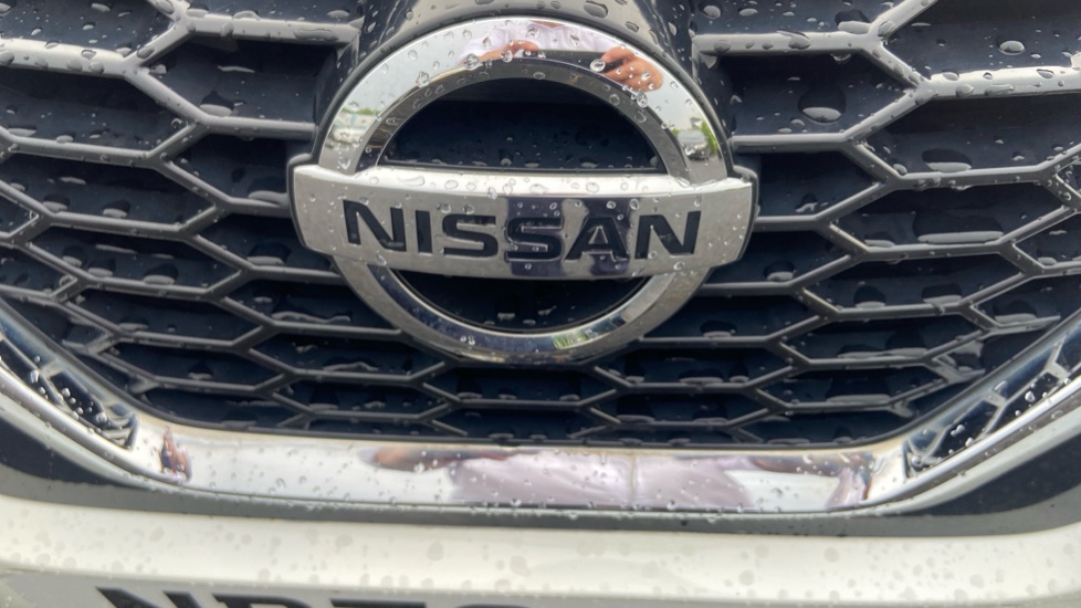 Nissan Juke 1.0 DiG-T 114 N-Connecta 5dr Petrol Hatchback - Image 39