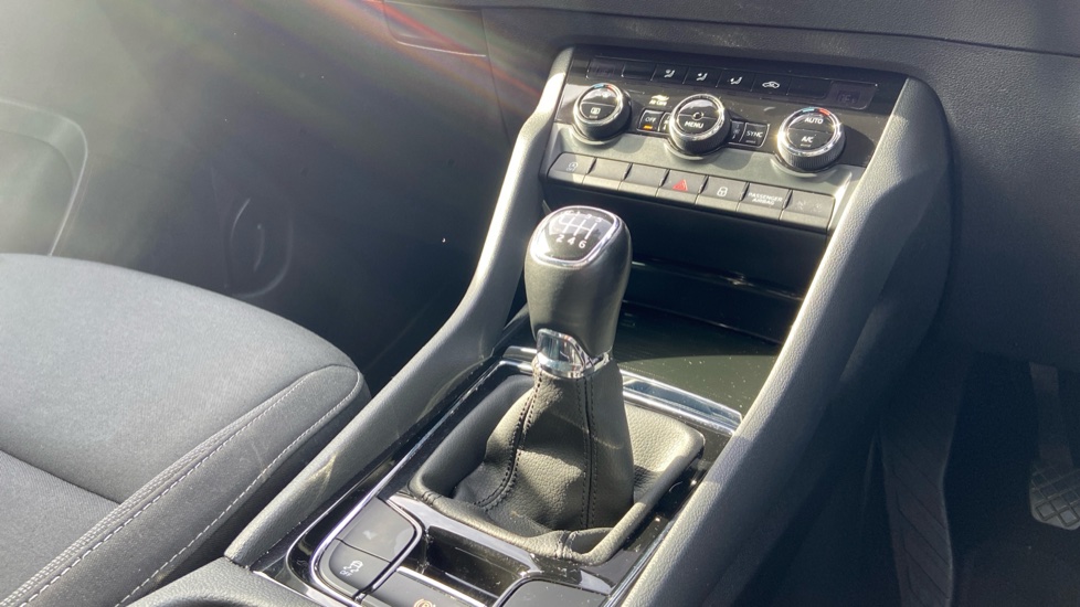 Skoda Karoq 1.0 TSI SE Drive 5dr Petrol Estate - Image 13