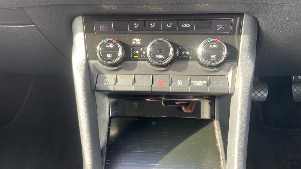Skoda Karoq 1.0 TSI SE Drive 5dr Petrol Estate - Image 31