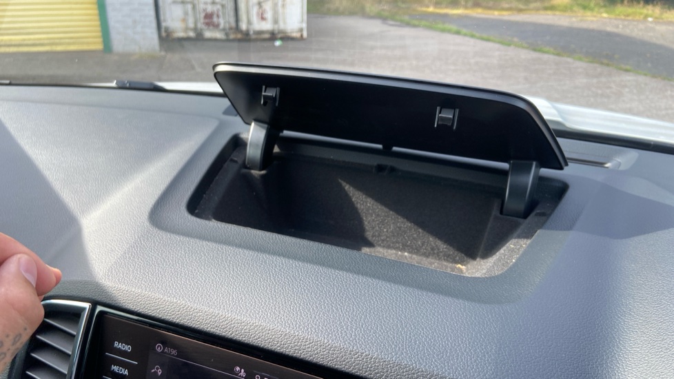 Skoda Karoq 1.0 TSI SE Drive 5dr Petrol Estate - Image 32