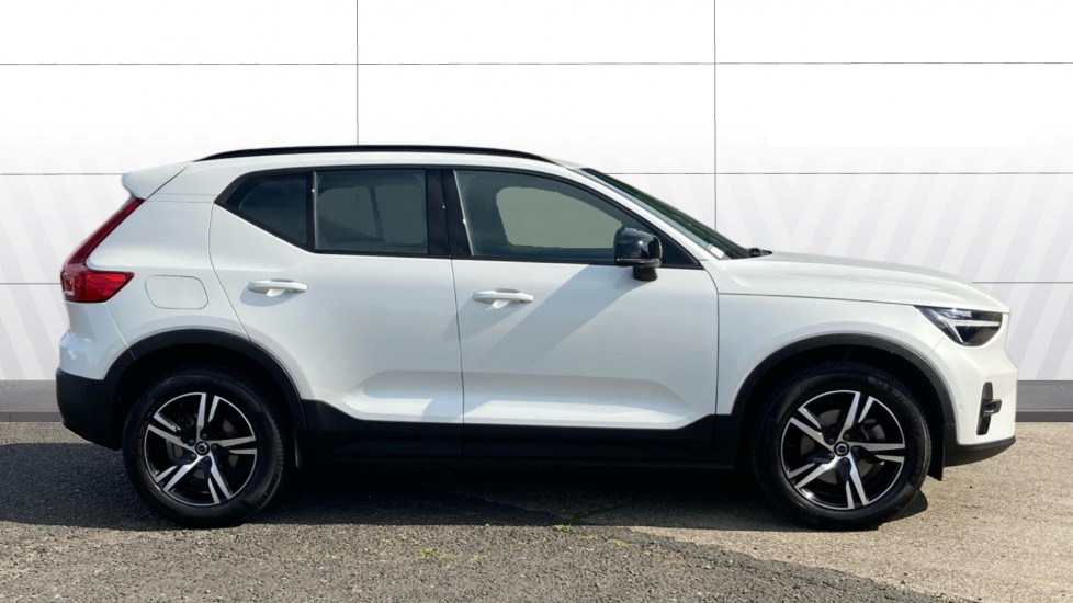 Volvo XC40 2.0 B3P Plus Dark 5dr Auto Petrol Estate - Image 5