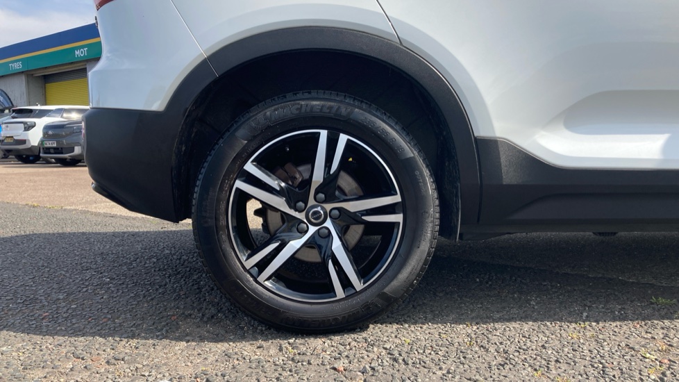 Volvo XC40 2.0 B3P Plus Dark 5dr Auto Petrol Estate - Image 7