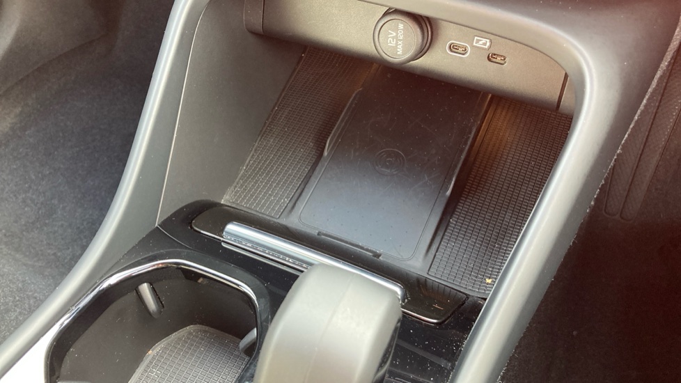 Volvo XC40 2.0 B3P Plus Dark 5dr Auto Petrol Estate - Image 31
