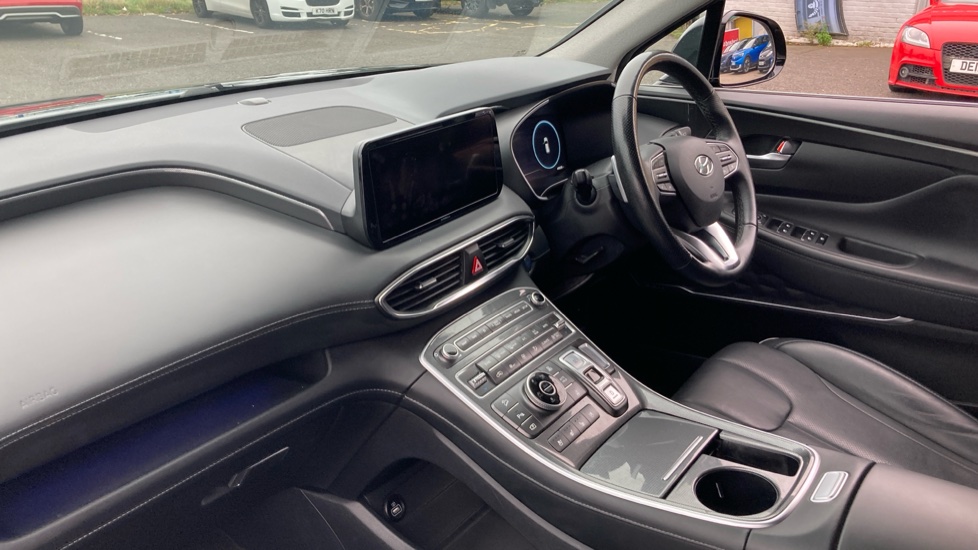 Hyundai SANTA FE 1.6 TGDi Plug-in Hybrid Ultimate 5dr 4WD Auto Estate - Image 9