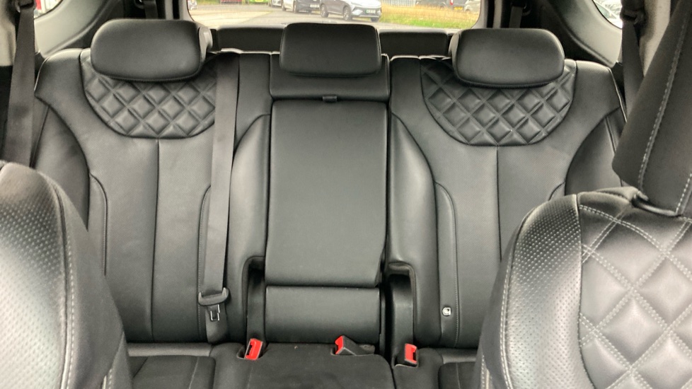 Hyundai SANTA FE 1.6 TGDi Plug-in Hybrid Ultimate 5dr 4WD Auto Estate - Image 15