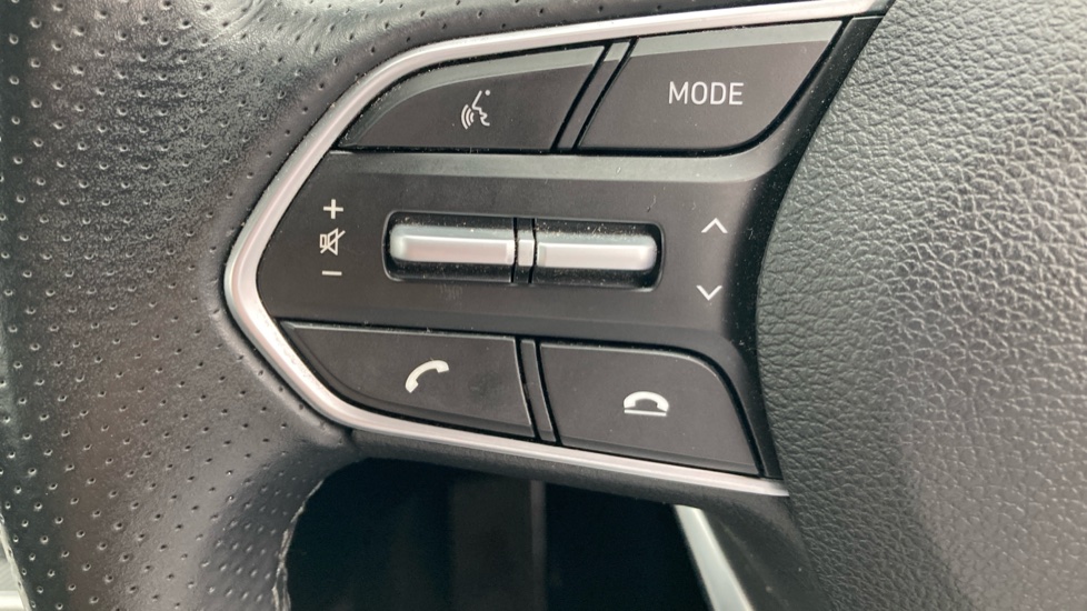 Hyundai SANTA FE 1.6 TGDi Plug-in Hybrid Ultimate 5dr 4WD Auto Estate - Image 26