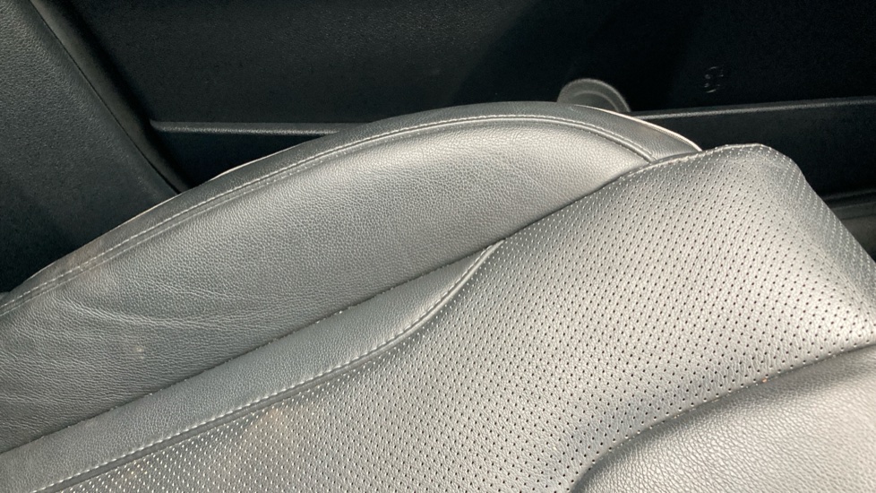 Hyundai SANTA FE 1.6 TGDi Plug-in Hybrid Ultimate 5dr 4WD Auto Estate - Image 34