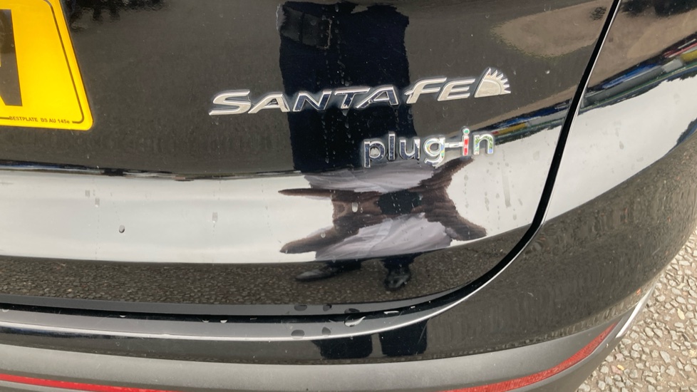 Hyundai SANTA FE 1.6 TGDi Plug-in Hybrid Ultimate 5dr 4WD Auto Estate - Image 48