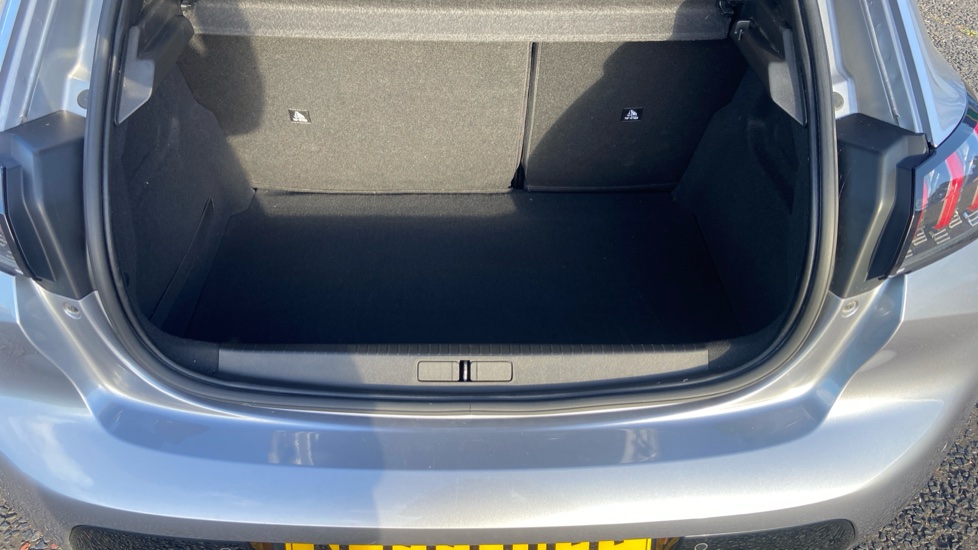 Peugeot 208 1.2 PureTech 100 Allure Premium 5dr EAT8 Petrol Hatchback - Image 4