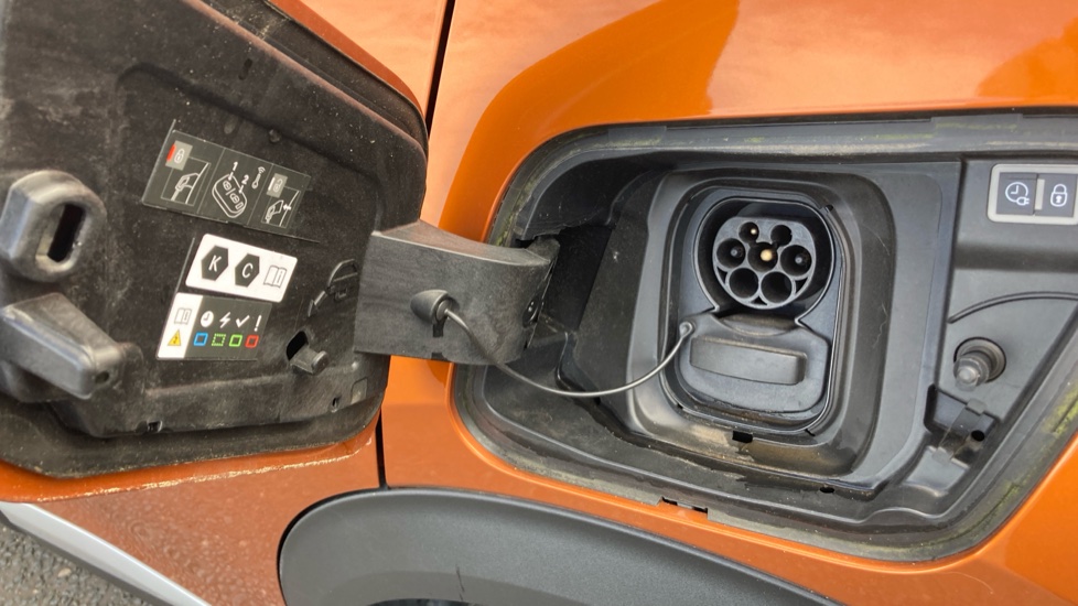 Peugeot 2008 100kW GT 50kWh 5dr Auto Electric Estate - Image 35