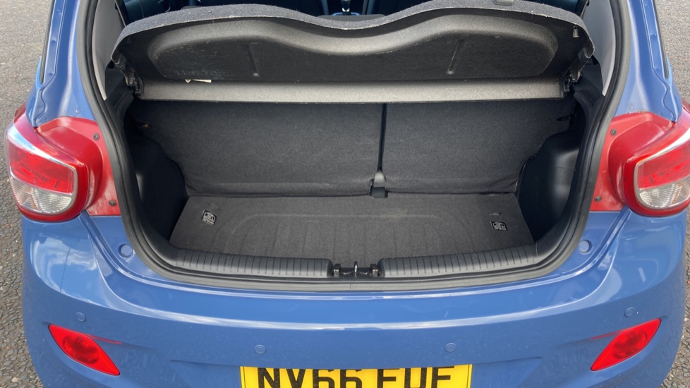 Hyundai i10 1.0 SE 5dr Petrol Hatchback - Image 4