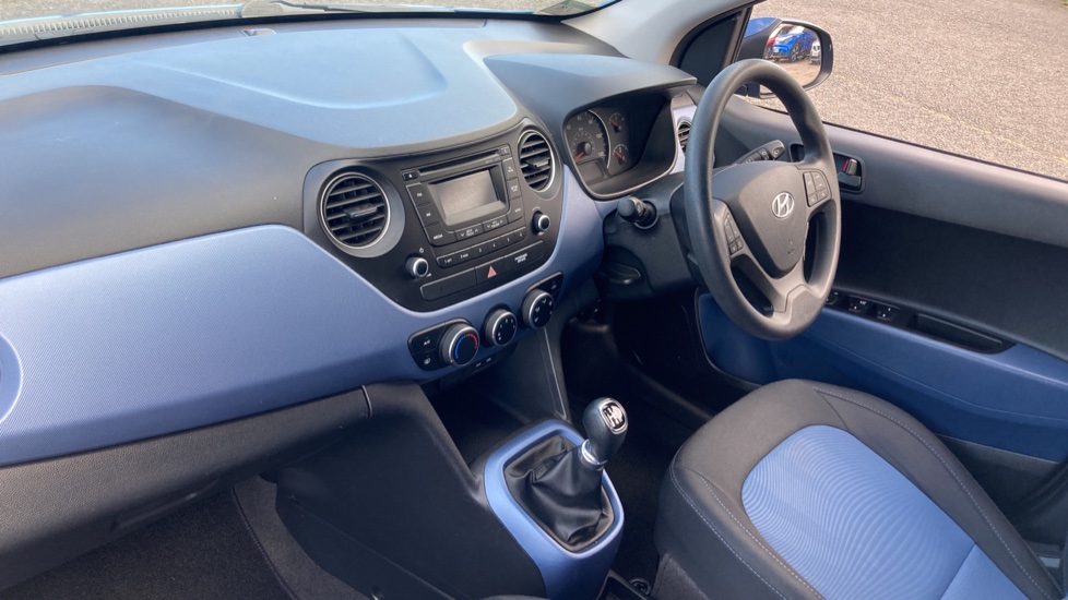 Hyundai i10 1.0 SE 5dr Petrol Hatchback - Image 9