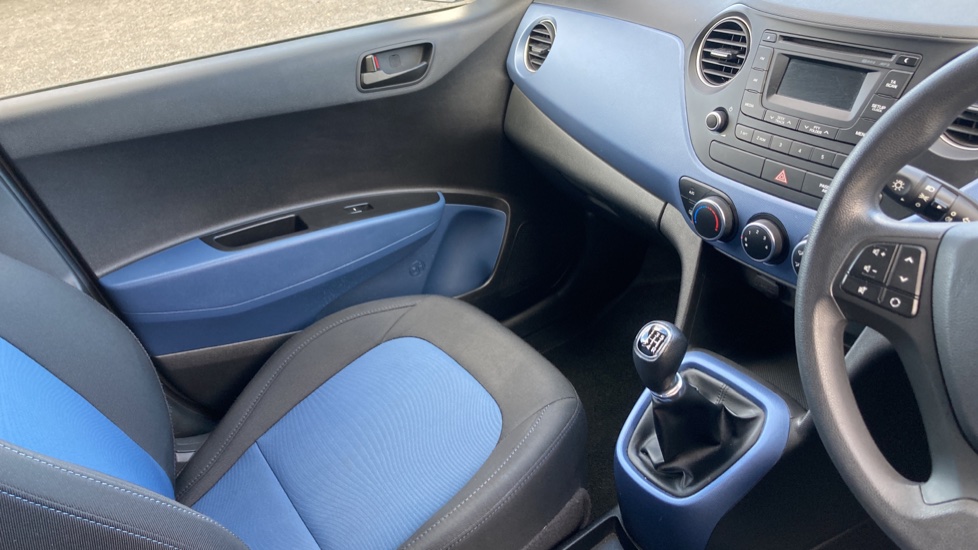 Hyundai i10 1.0 SE 5dr Petrol Hatchback - Image 14