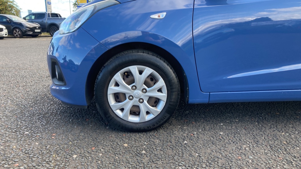 Hyundai i10 1.0 SE 5dr Petrol Hatchback - Image 21