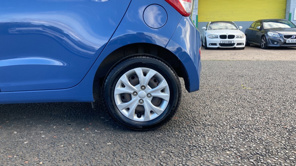 Hyundai i10 1.0 SE 5dr Petrol Hatchback - Image 22