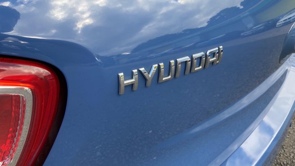 Hyundai i10 1.0 SE 5dr Petrol Hatchback - Image 24