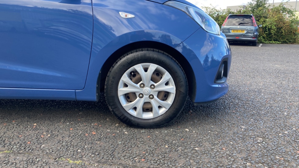 Hyundai i10 1.0 SE 5dr Petrol Hatchback - Image 28