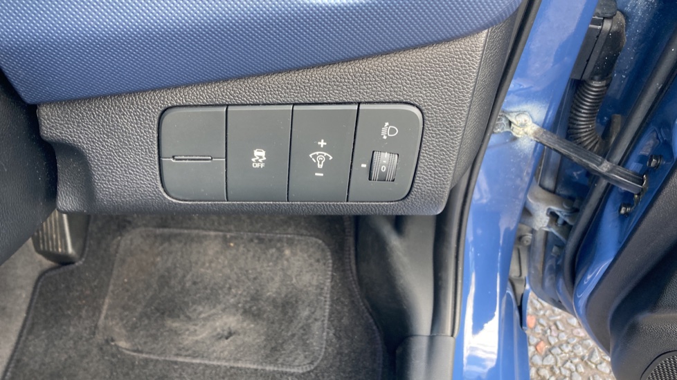 Hyundai i10 1.0 SE 5dr Petrol Hatchback - Image 30