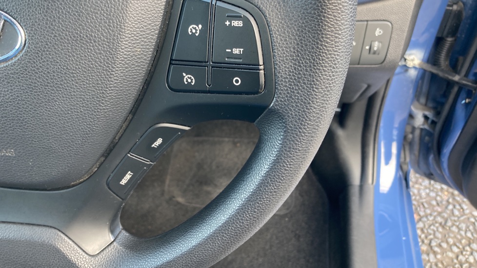 Hyundai i10 1.0 SE 5dr Petrol Hatchback - Image 31