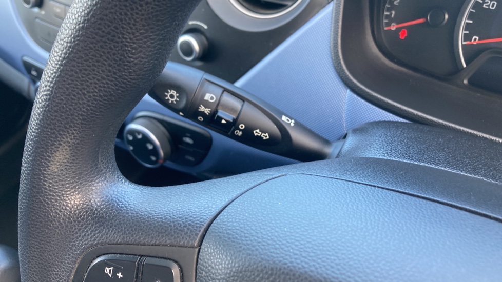Hyundai i10 1.0 SE 5dr Petrol Hatchback - Image 33