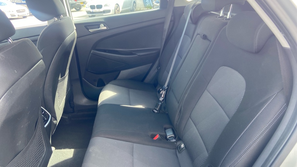 Hyundai TUCSON 1.6 GDi S Connect 5dr 2WD Petrol Estate - Image 16