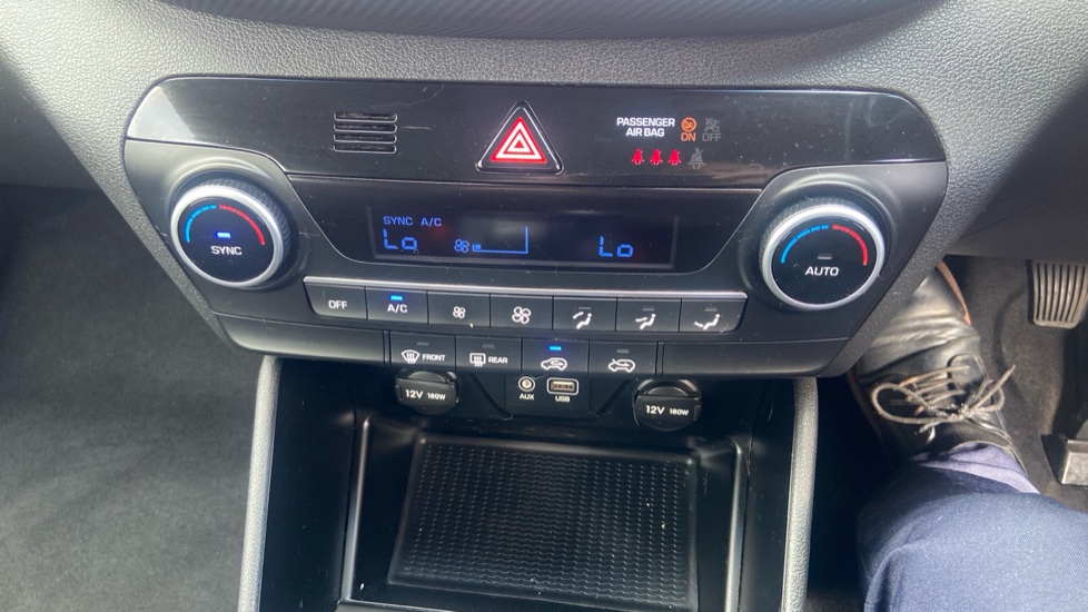 Hyundai TUCSON 1.6 GDi S Connect 5dr 2WD Petrol Estate - Image 28