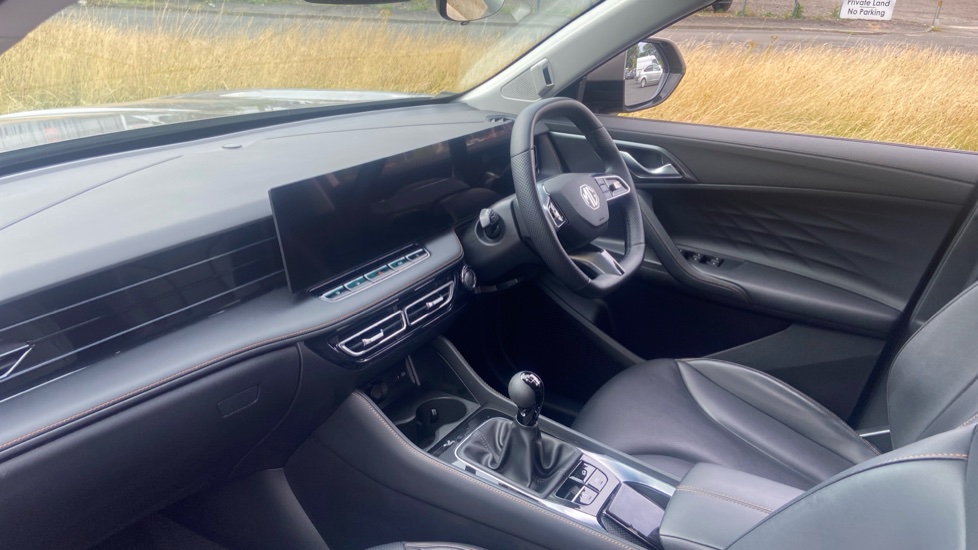 MG HS 1.5 T-GDI Trophy 5dr Petrol Hatchback - Image 9