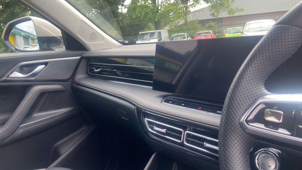 MG HS 1.5 T-GDI Trophy 5dr Petrol Hatchback - Image 14