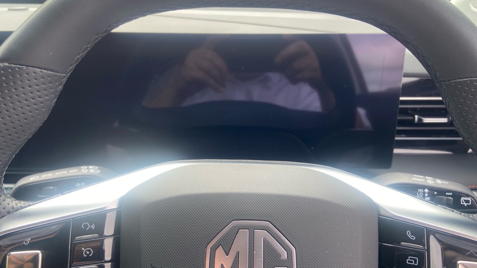 MG HS 1.5 T-GDI Trophy 5dr Petrol Hatchback - Image 18