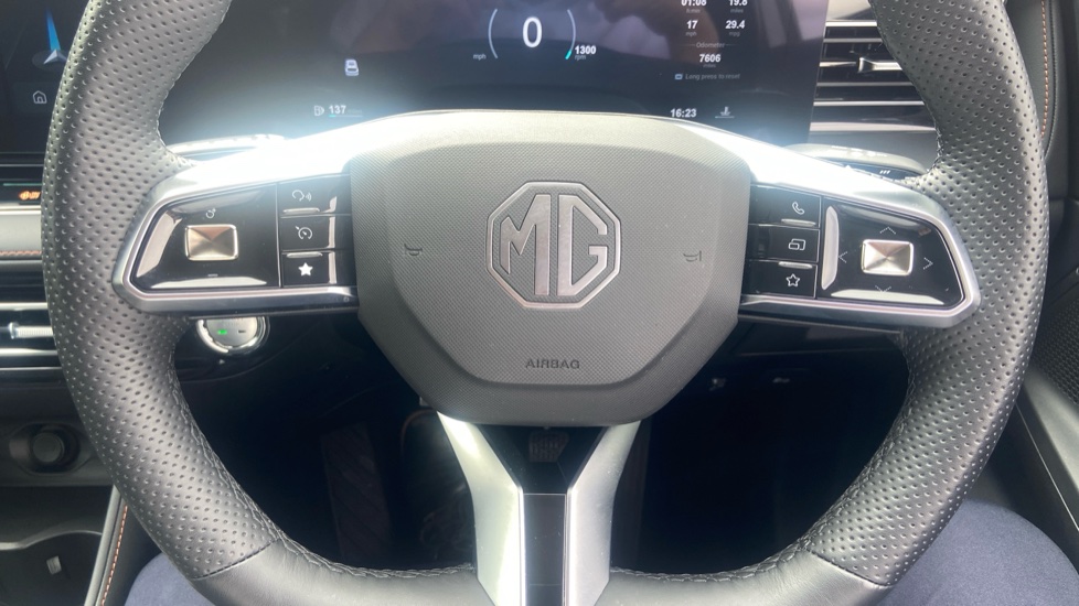 MG HS 1.5 T-GDI Trophy 5dr Petrol Hatchback - Image 24