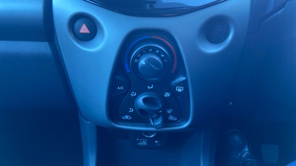 Toyota Aygo 1.0 VVT-i X-Play TSS 5dr Petrol Hatchback - Image 29