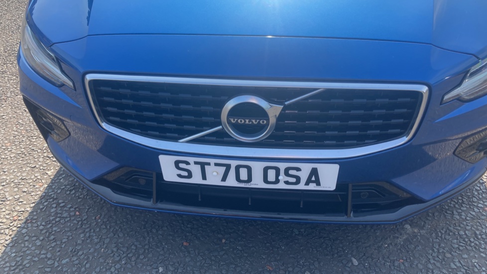 Volvo V60 2.0 T4 [190] R DESIGN Plus 5dr Auto Petrol Estate - Image 8