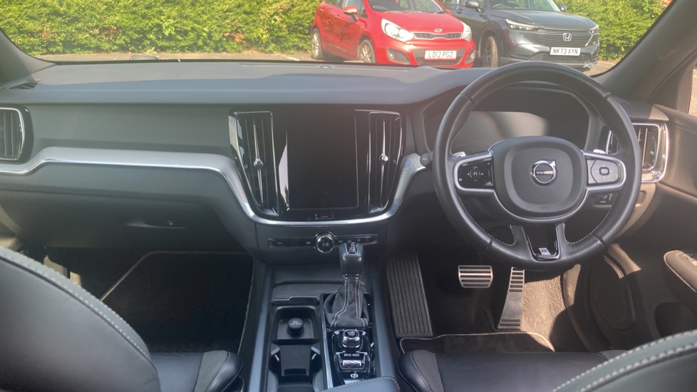 Volvo V60 2.0 T4 [190] R DESIGN Plus 5dr Auto Petrol Estate - Image 10
