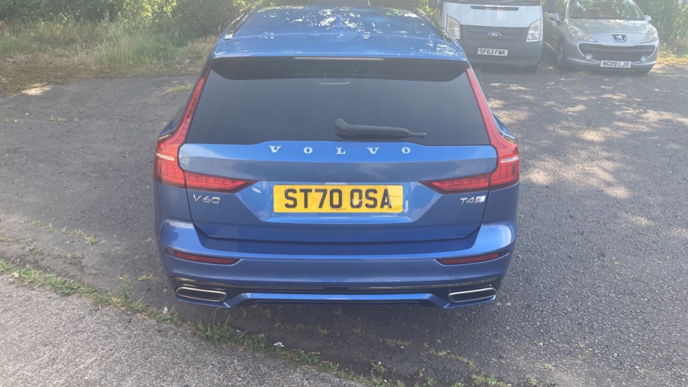 Volvo V60 2.0 T4 [190] R DESIGN Plus 5dr Auto Petrol Estate - Image 41