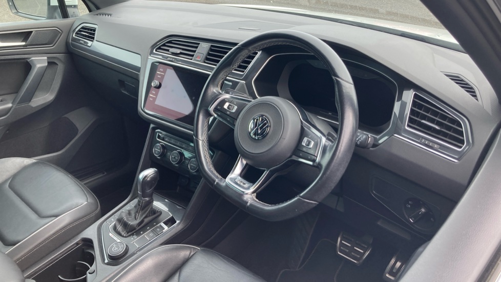 Volkswagen Tiguan 2.0 TDi 150 4Motion R-Line 5dr DSG Diesel Estate - Image 11