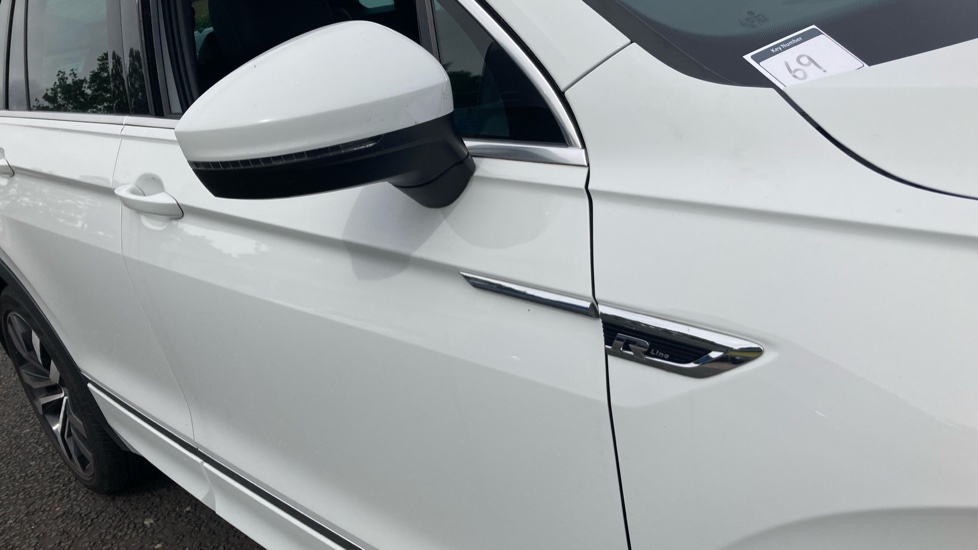 Volkswagen Tiguan 2.0 TDi 150 4Motion R-Line 5dr DSG Diesel Estate - Image 21