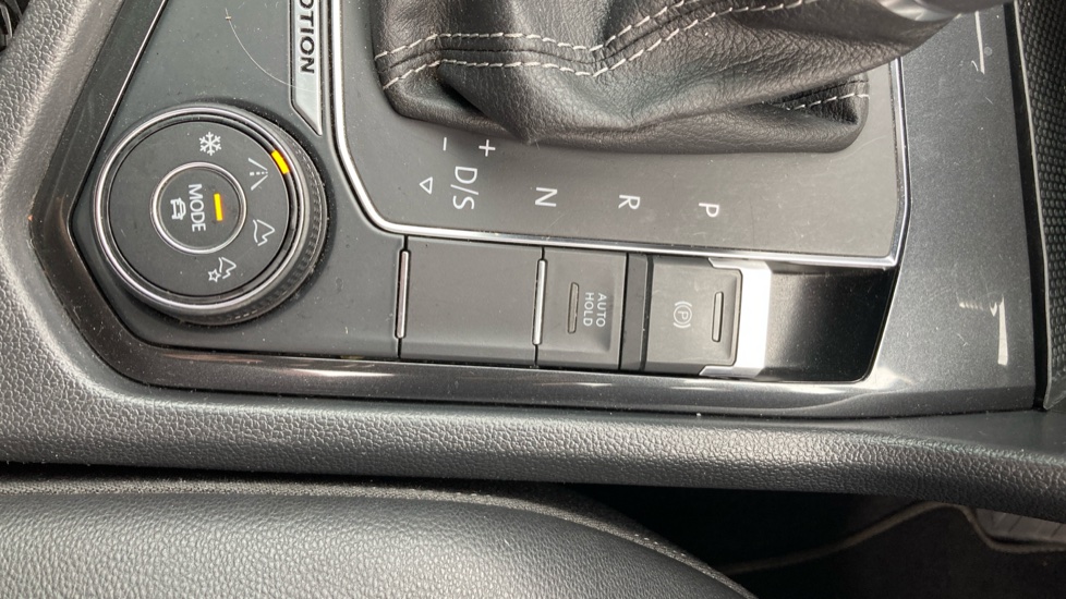 Volkswagen Tiguan 2.0 TDi 150 4Motion R-Line 5dr DSG Diesel Estate - Image 39