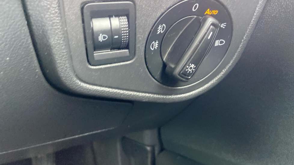 Volkswagen Taigo 1.0 TSI 110 R-Line 5dr DSG Petrol Hatchback - Image 25