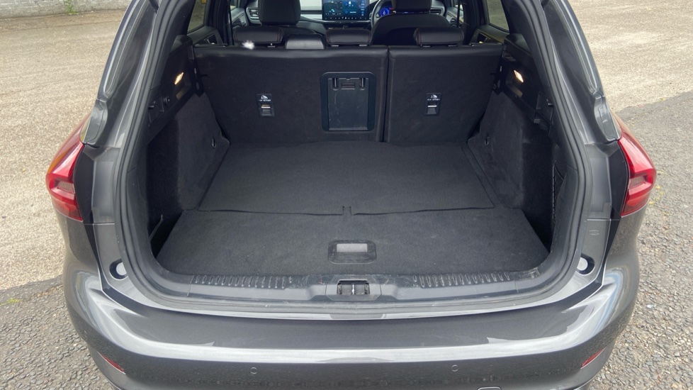Ford Focus 1.0 EcoBoost Hybrid mHEV ST-Line X 5dr Petrol Estate - Image 4